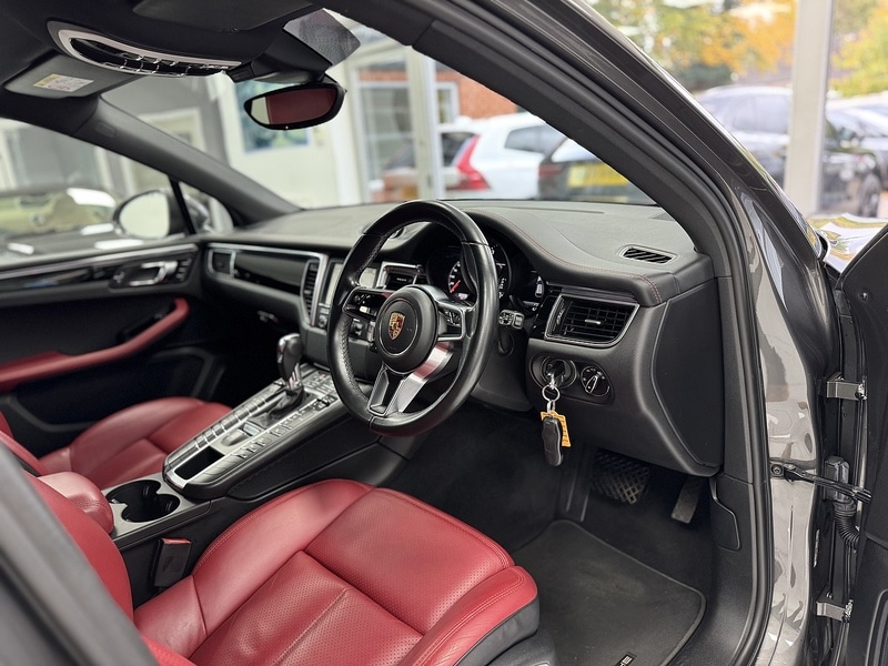 Used Porsche Macan 2015 for sale - 76536272: Photo 38