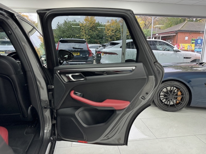 Used Porsche Macan 2015 for sale - 76536272: Photo 50