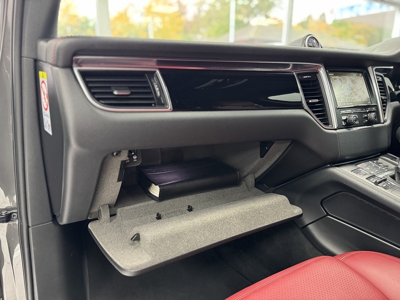 Used Porsche Macan 2015 for sale - 76536272: Photo 60