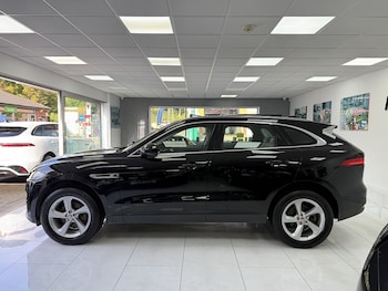 Used Jaguar F-Pace 2017 for sale - 76334078: Photo