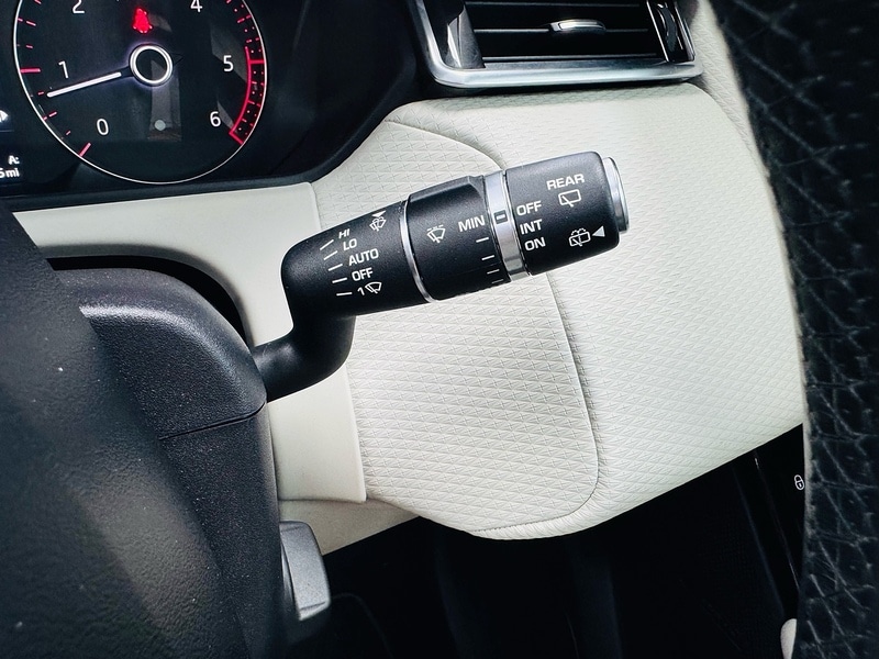 Used Land Rover Range Rover Velar 2018 for sale - 76692609: Photo 30