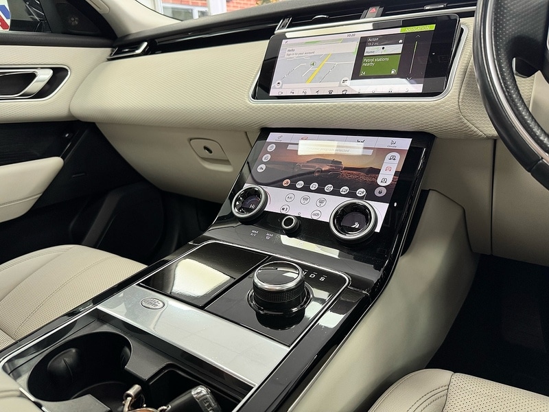 Used Land Rover Range Rover Velar 2018 for sale - 76692609: Photo 45