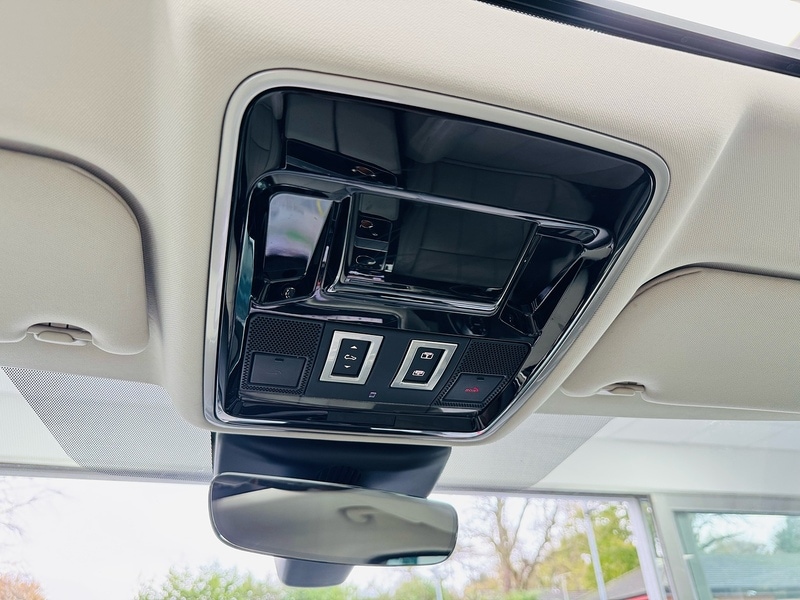 Used Land Rover Range Rover Velar 2018 for sale - 76692609: Photo 52