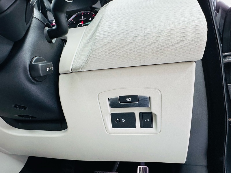 Used Land Rover Range Rover Velar 2018 for sale - 76692609: Photo 55