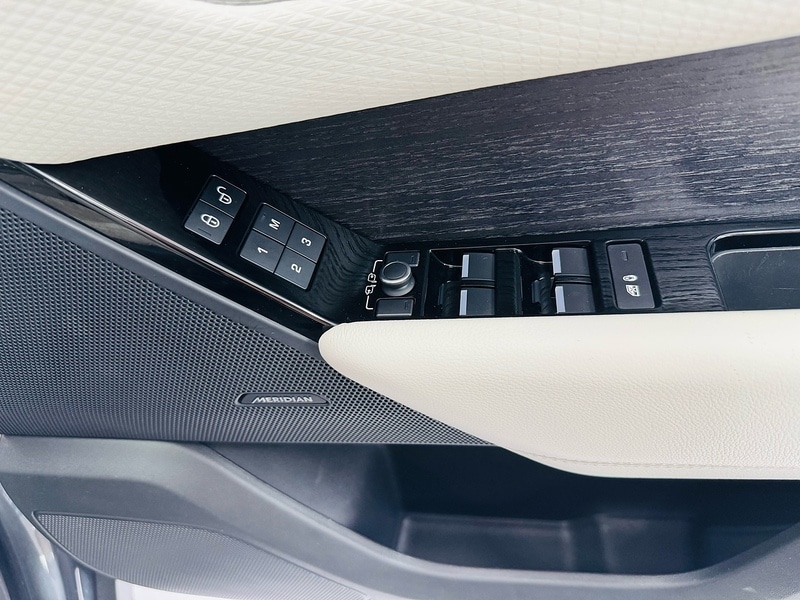 Used Land Rover Range Rover Velar 2018 for sale - 76692609: Photo 66