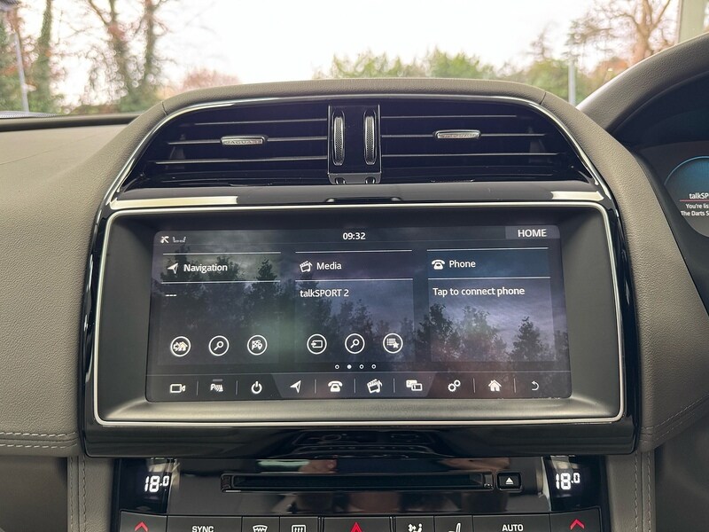 Used Jaguar F-Pace 2017 for sale - 76845874: Photo 28