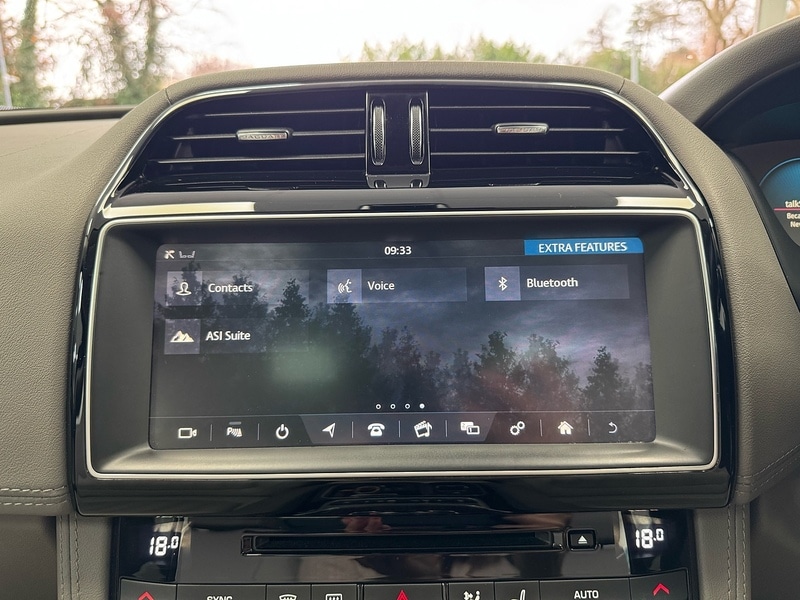 Used Jaguar F-Pace 2017 for sale - 76845874: Photo 30