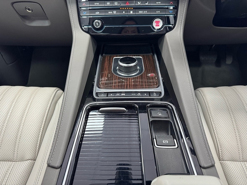 Used Jaguar F-Pace 2017 for sale - 76845874: Photo 35