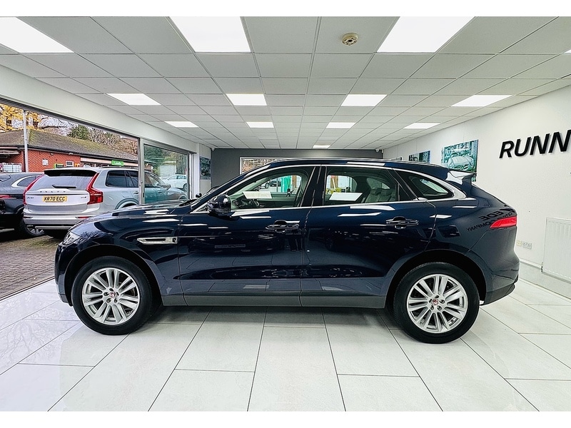 Used Jaguar F-Pace 2017 for sale - 76845874: Photo 4