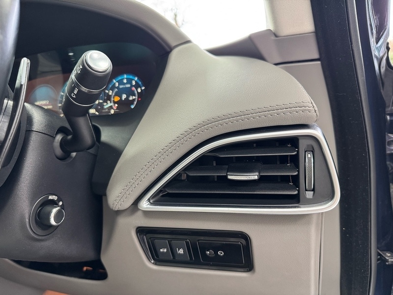 Used Jaguar F-Pace 2017 for sale - 76845874: Photo 46