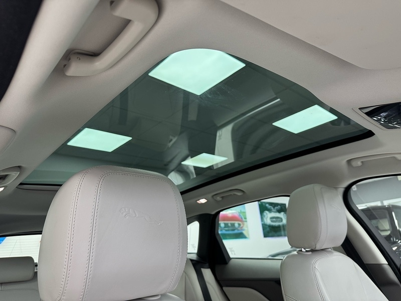 Used Jaguar F-Pace 2017 for sale - 76845874: Photo 52