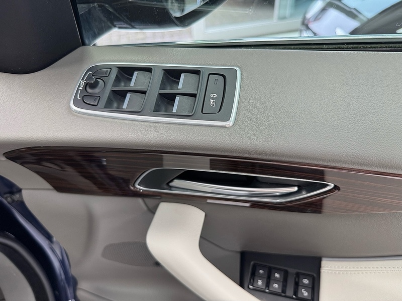 Used Jaguar F-Pace 2017 for sale - 76845874: Photo 56