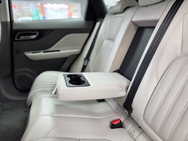 Used Jaguar F-Pace 2017 for sale - 76845874: Photo 67