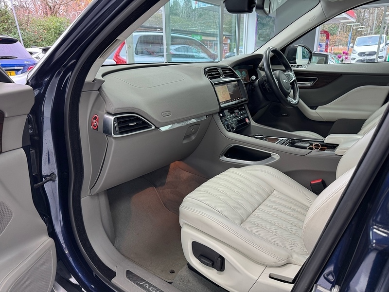 Used Jaguar F-Pace 2017 for sale - 76845874: Photo 72