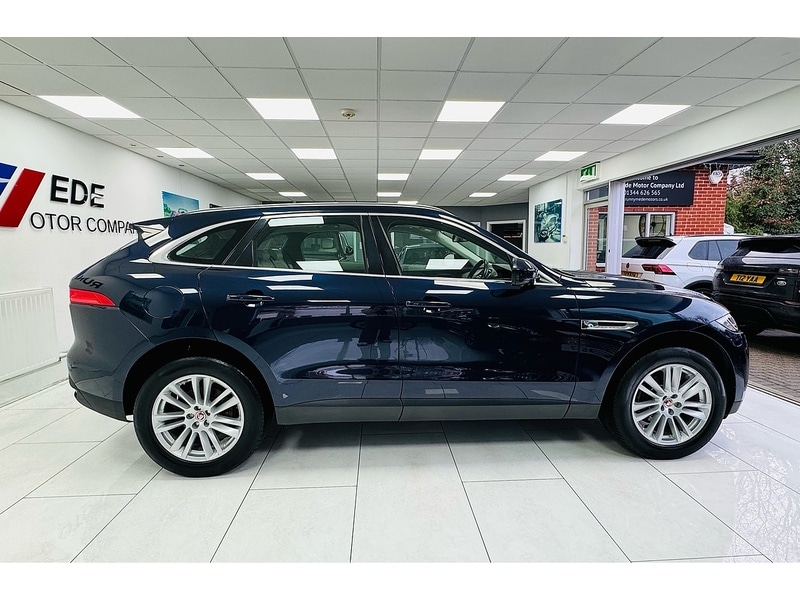 Used Jaguar F-Pace 2017 for sale - 76845874: Photo 8
