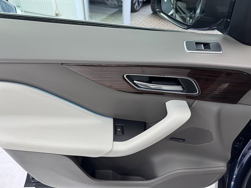 Used Jaguar F-Pace 2017 for sale - 76845874: Photo 85