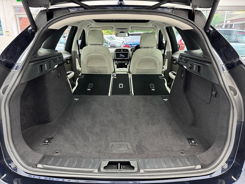 Used Jaguar F-Pace 2017 for sale - 76845874: Photo 94