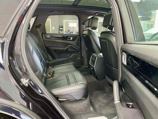 Used Porsche Cayenne 2018 for sale - 75456981: Photo 41