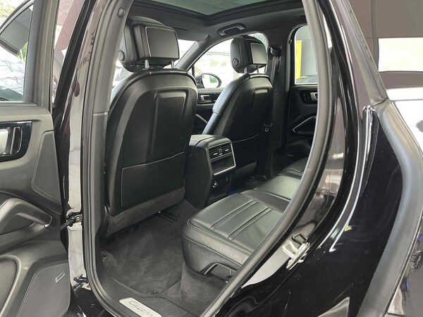 Used Porsche Cayenne 2018 for sale - 75456981: Photo 48