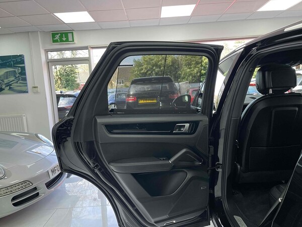 Used Porsche Cayenne 2018 for sale - 75456981: Photo 55