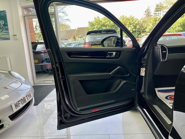 Used Porsche Cayenne 2018 for sale - 75456981: Photo 65