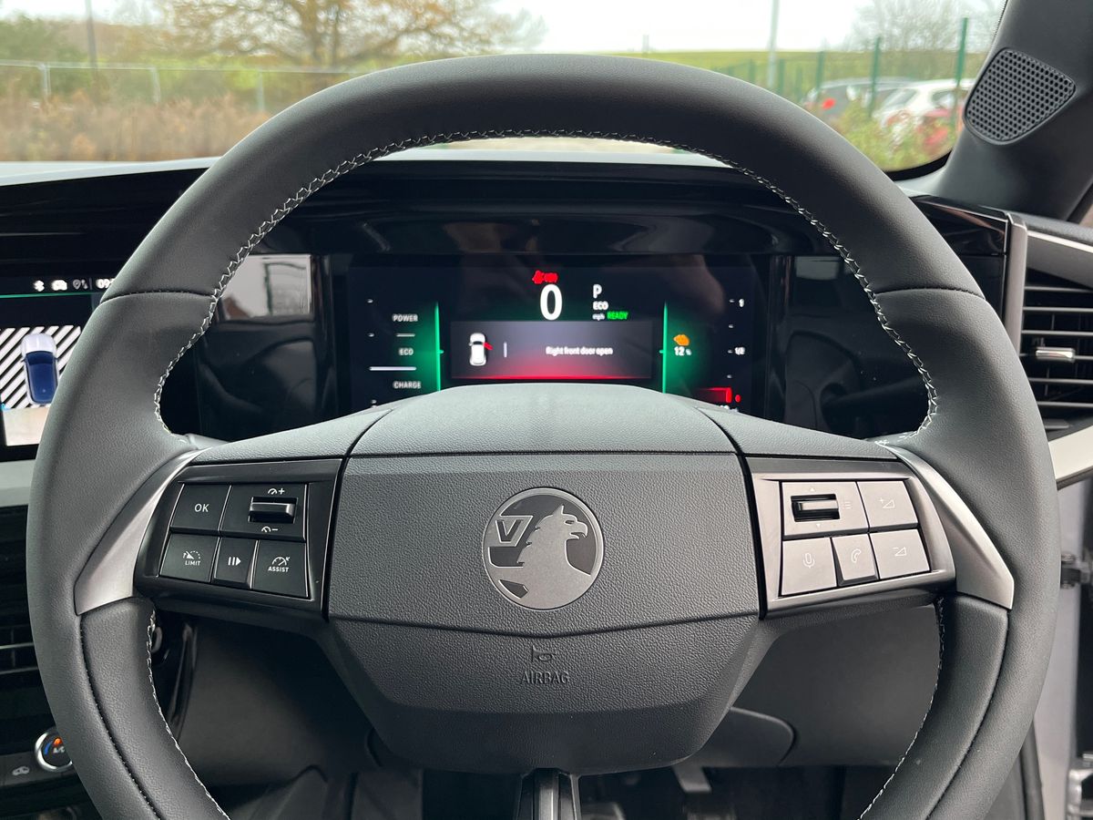 Used Vauxhall Mokka Electric 2025 for sale - 76784755: Photo 30