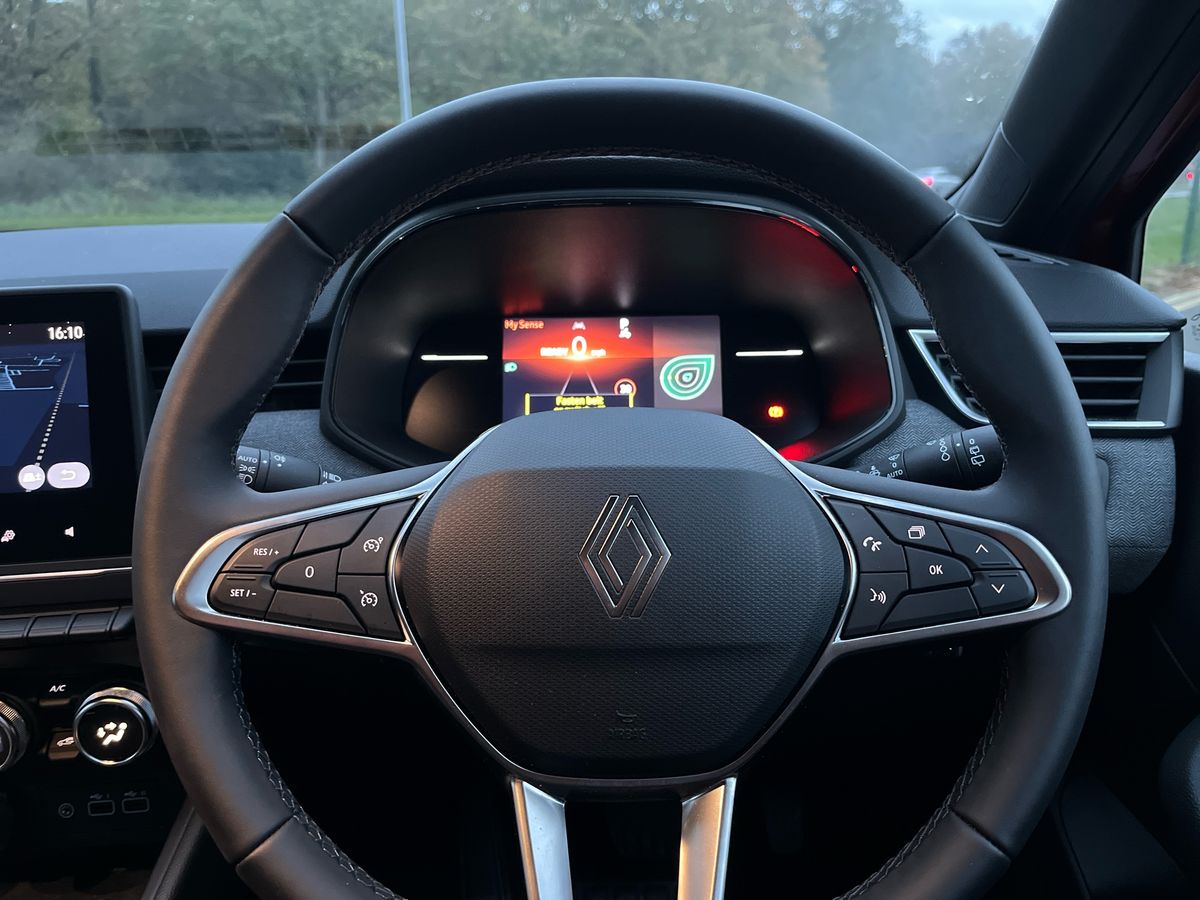 Used Renault Clio 2025 for sale - 76547498: Photo 26