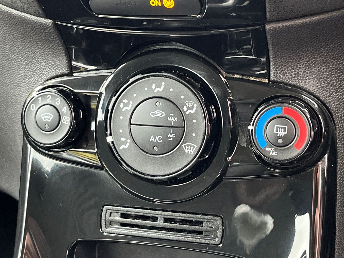 Used Ford Fiesta 2015 for sale - 75879606: Photo 22