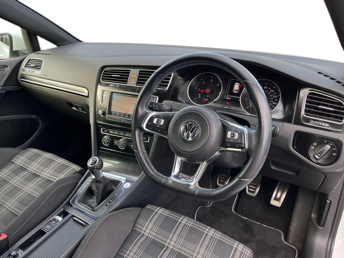 Used Volkswagen Golf 2015 for sale - 76329025: Photo 5