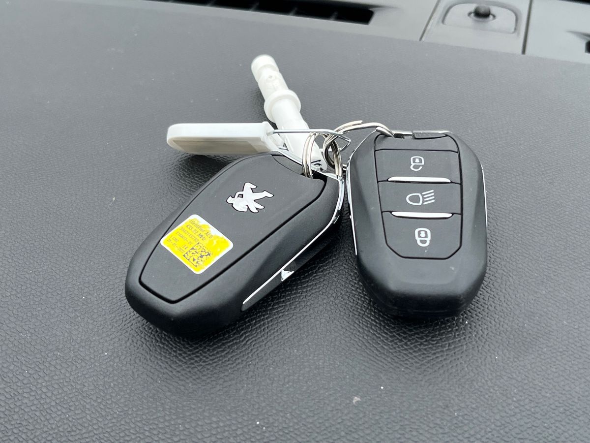 Used Peugeot 2008 2022 for sale - 76450216: Photo 28