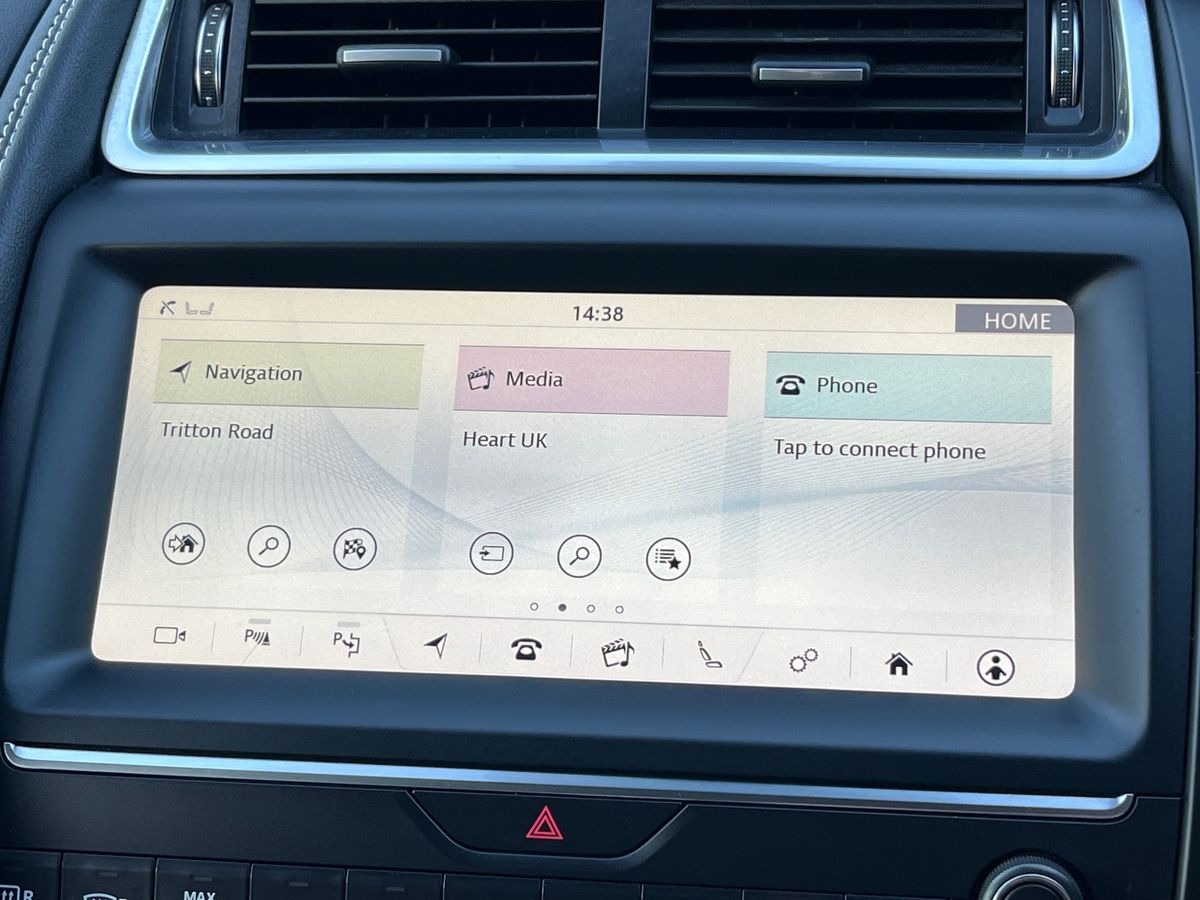 Used Jaguar E-Pace 2019 for sale - 76950973: Photo 18