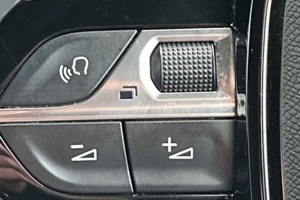 Used Peugeot 2008 2021 for sale - 75739726: Photo 31