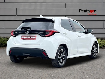 Used Toyota Yaris 2022 for sale - 75632176: Photo