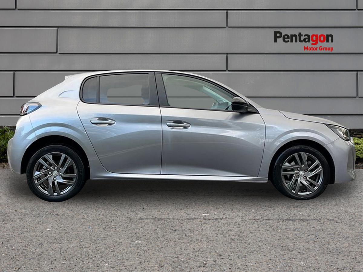 Used Peugeot 208 2022 for sale - 76407311: Photo 13