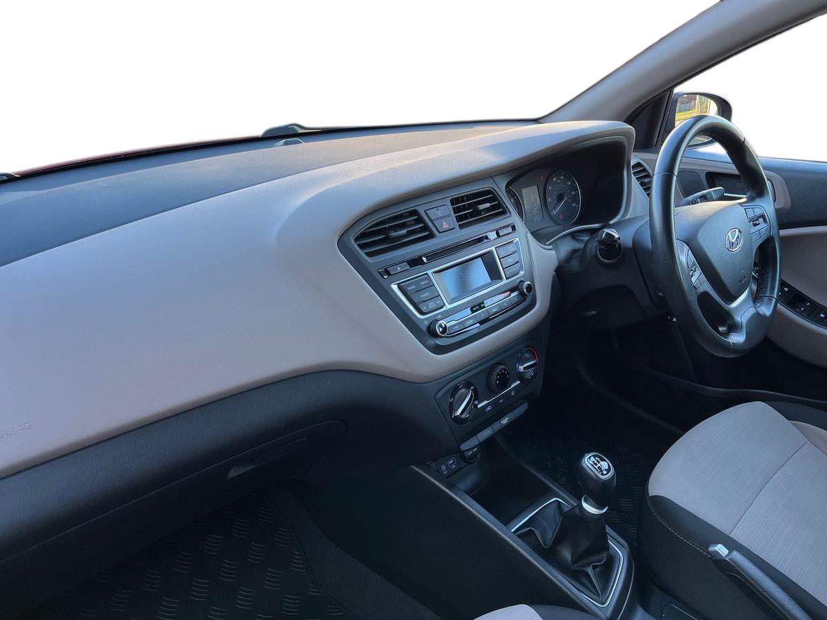 Used Hyundai i20 2015 for sale - 77083220: Photo 8