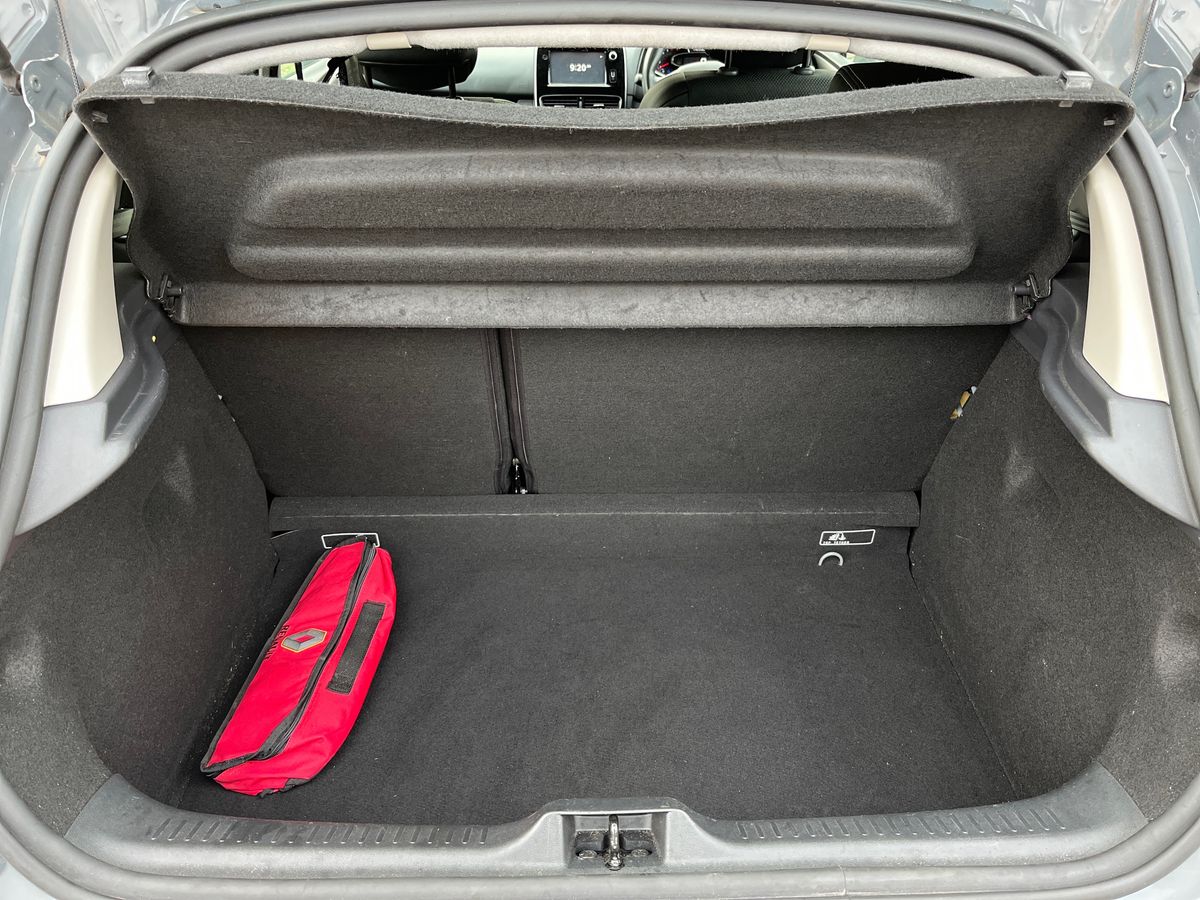 Used Renault Clio 2018 for sale - 76570866: Photo 11