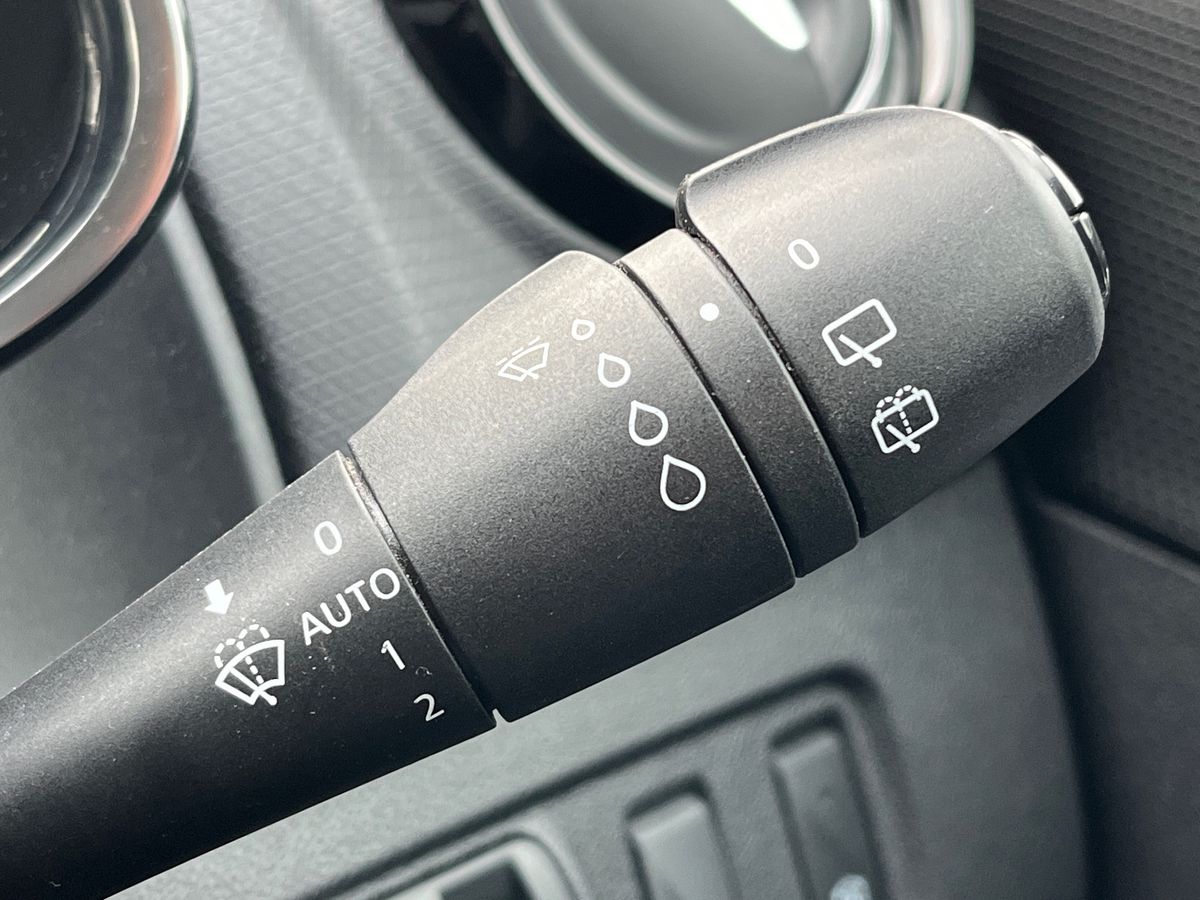 Used Renault Clio 2018 for sale - 76570866: Photo 27