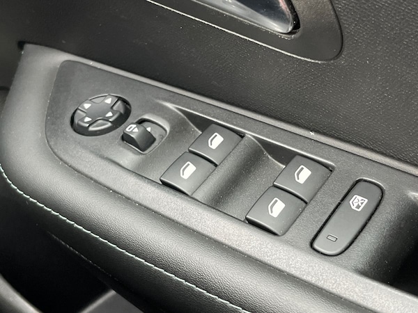Used Peugeot 208 2023 for sale - 76010822: Photo 27