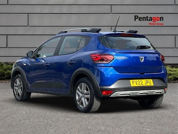Used Dacia Sandero Stepway 2022 for sale - 76106759: Photo 2