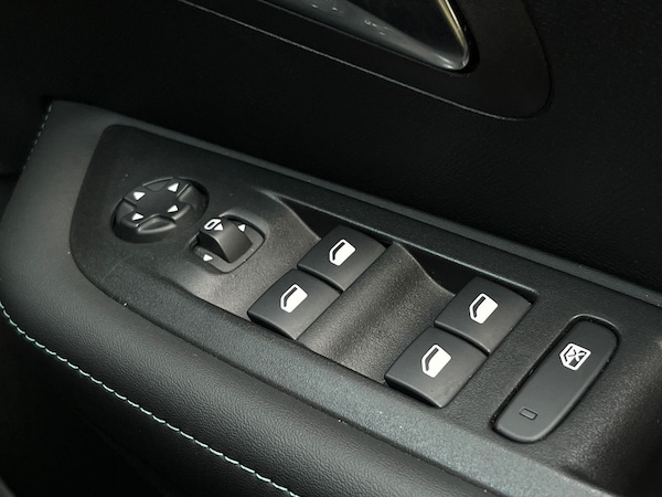 Used Peugeot 208 2023 for sale - 75489261: Photo 28
