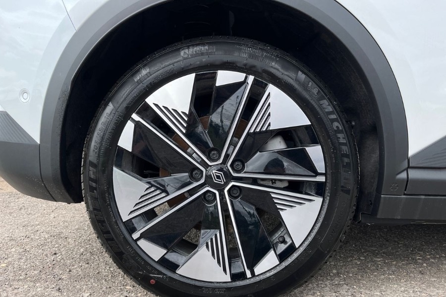 Used Renault Scenic E-Tech 2025 for sale - 76547496: Photo 17