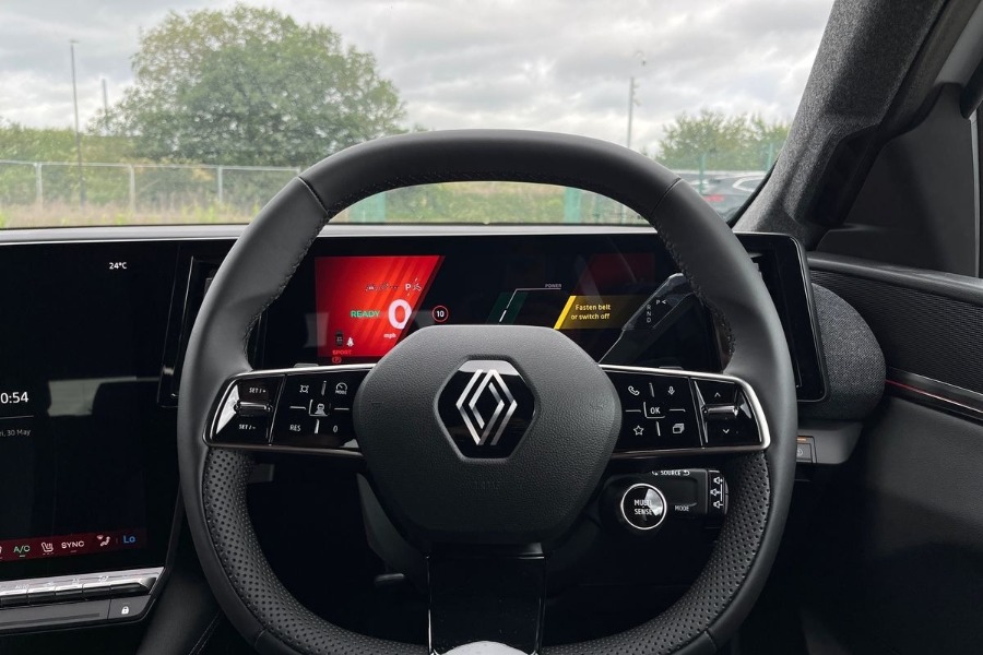 Used Renault Scenic E-Tech 2025 for sale - 76547496: Photo 18