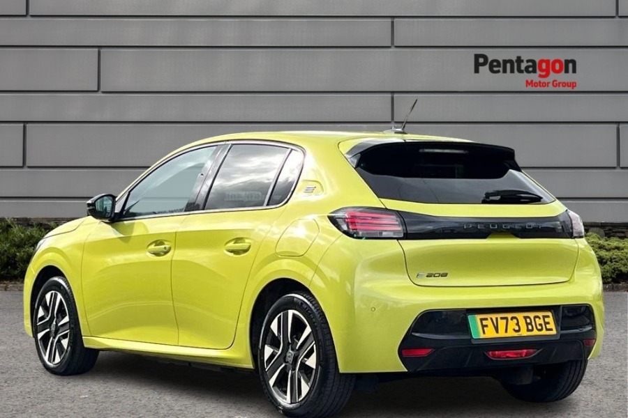 Used Peugeot 208 2023 for sale - 76329064: Photo 2