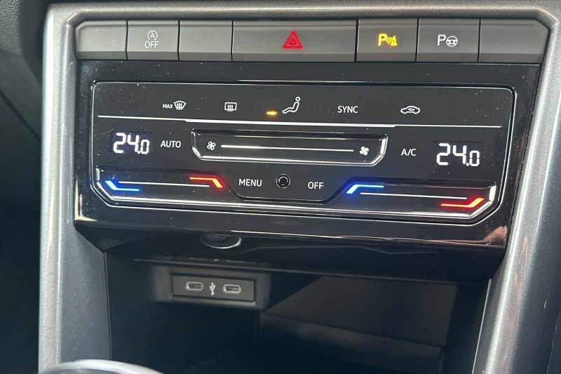 Used Volkswagen T-Roc 2024 for sale - 77431328: Photo 24