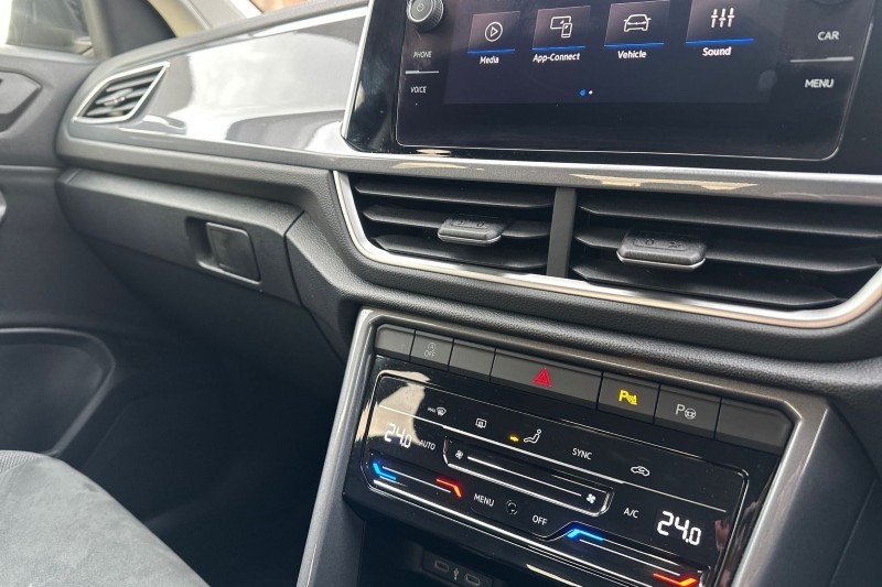 Used Volkswagen T-Roc 2024 for sale - 77431328: Photo 25