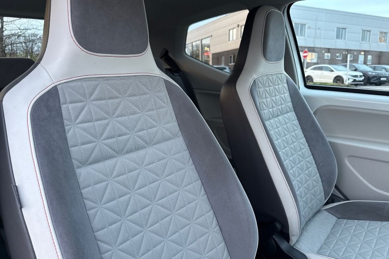 Used Volkswagen up! 2017 for sale - 76982484: Photo 24