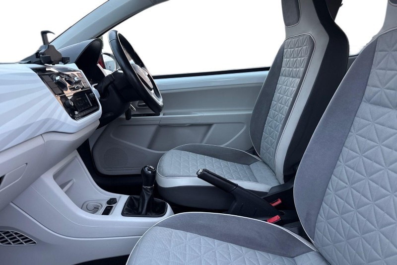 Used Volkswagen up! 2017 for sale - 76982484: Photo 3