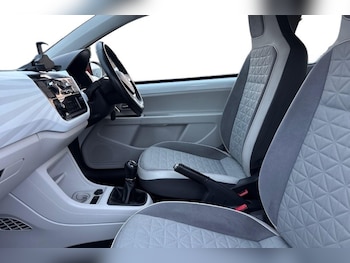 Used Volkswagen up! 2017 for sale - 76982484: Photo