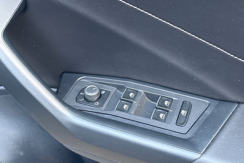 Used Volkswagen T-Roc 2023 for sale - 76981216: Photo 13