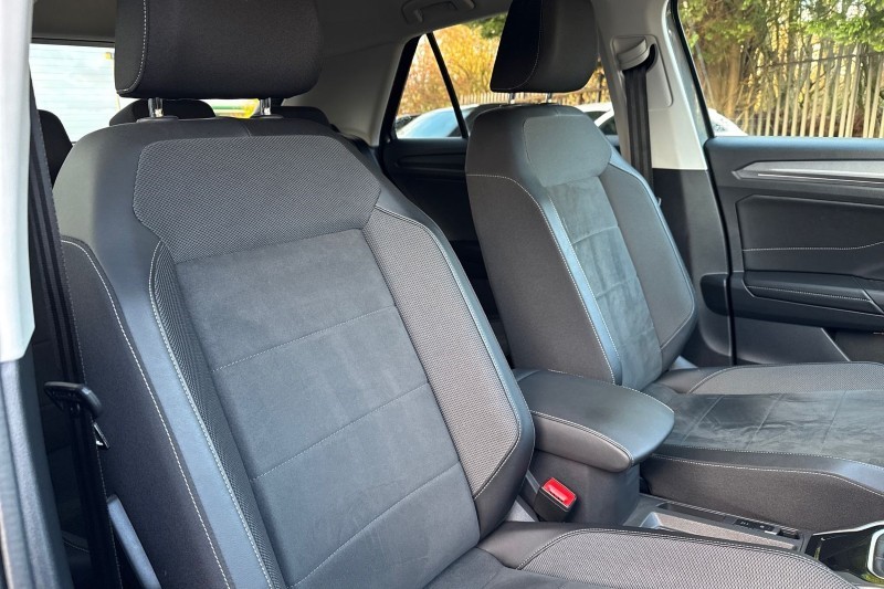 Used Volkswagen T-Roc 2023 for sale - 76981216: Photo 16